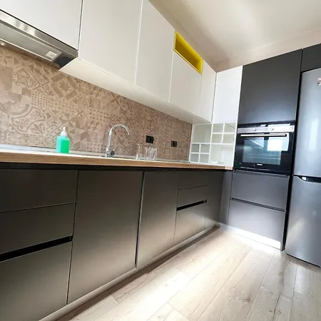 شقة B2 تيرانا